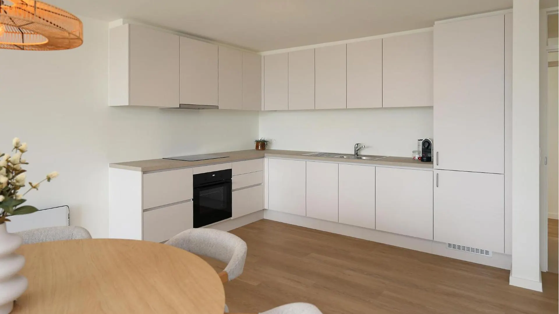 Lovely Apartment In Oostende With Wifi 0*, Остенде